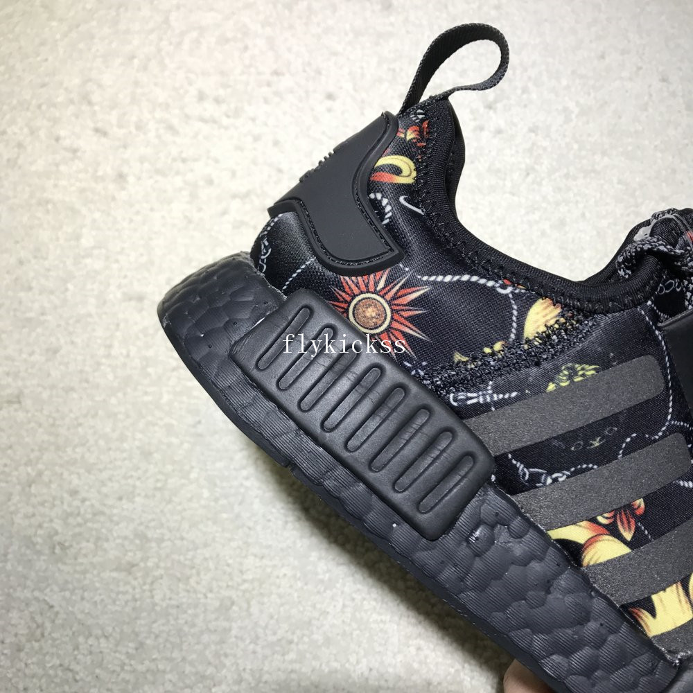 Real Boost Versace x Adidas NMD Custom R1